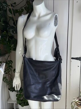 Authentic Coach Legacy Tassel Shoulder Bag 19889 Black Leather